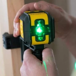 Laser Multipoints, Croix Et Plan STANLEY Niveau Laser Croix Cubix Vert - STHT77499-1 -Mesure Contrôle Soldes Magasin stanley niveau laser croix cubix vert stht77499 1 2